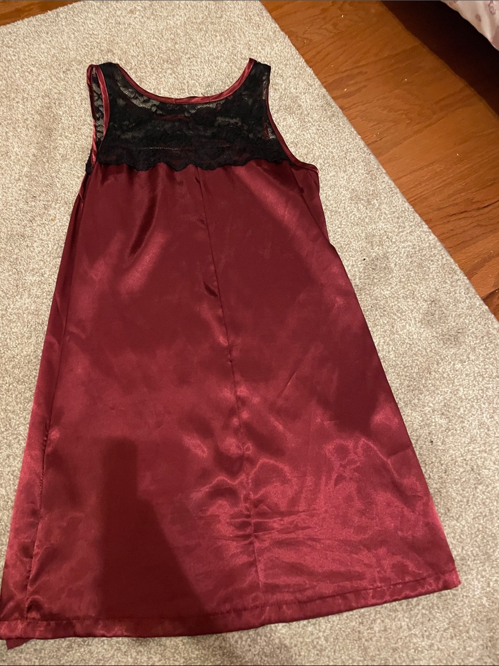 Lightweight satin dress burgundy small